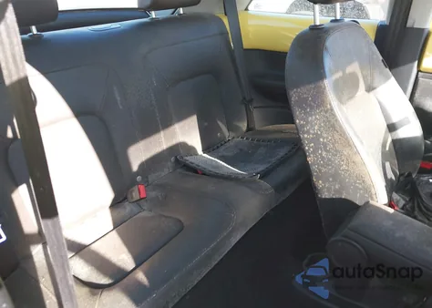 2010 Volkswagen New Beetle 2.5L z USA, uszkodzony, nr VIN 3VWRW3AGOAMO26368